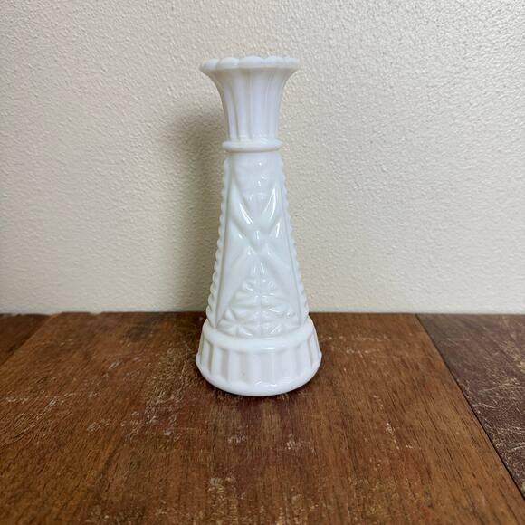 Vintage Ring of Fire Milk Glass Short Pressed Glass 6 inches Bud Vase - Picture 1 of 9